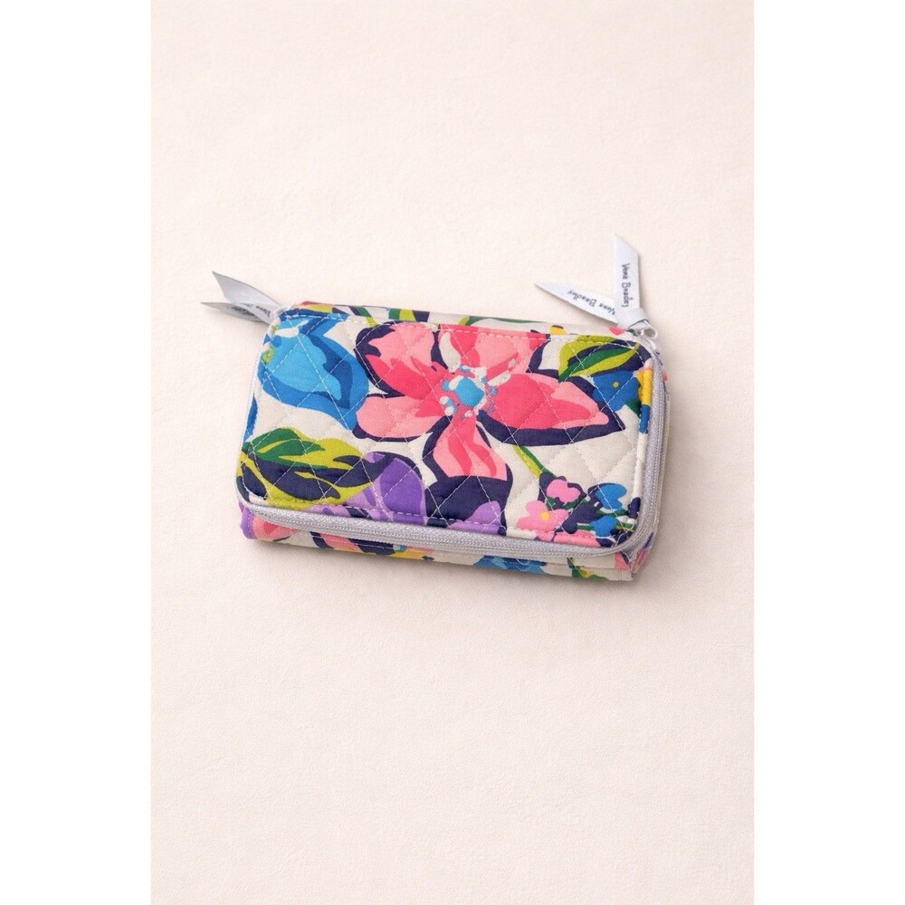 Vera Bradley Quilted Floral Wallet Zip Around Compact Organizer